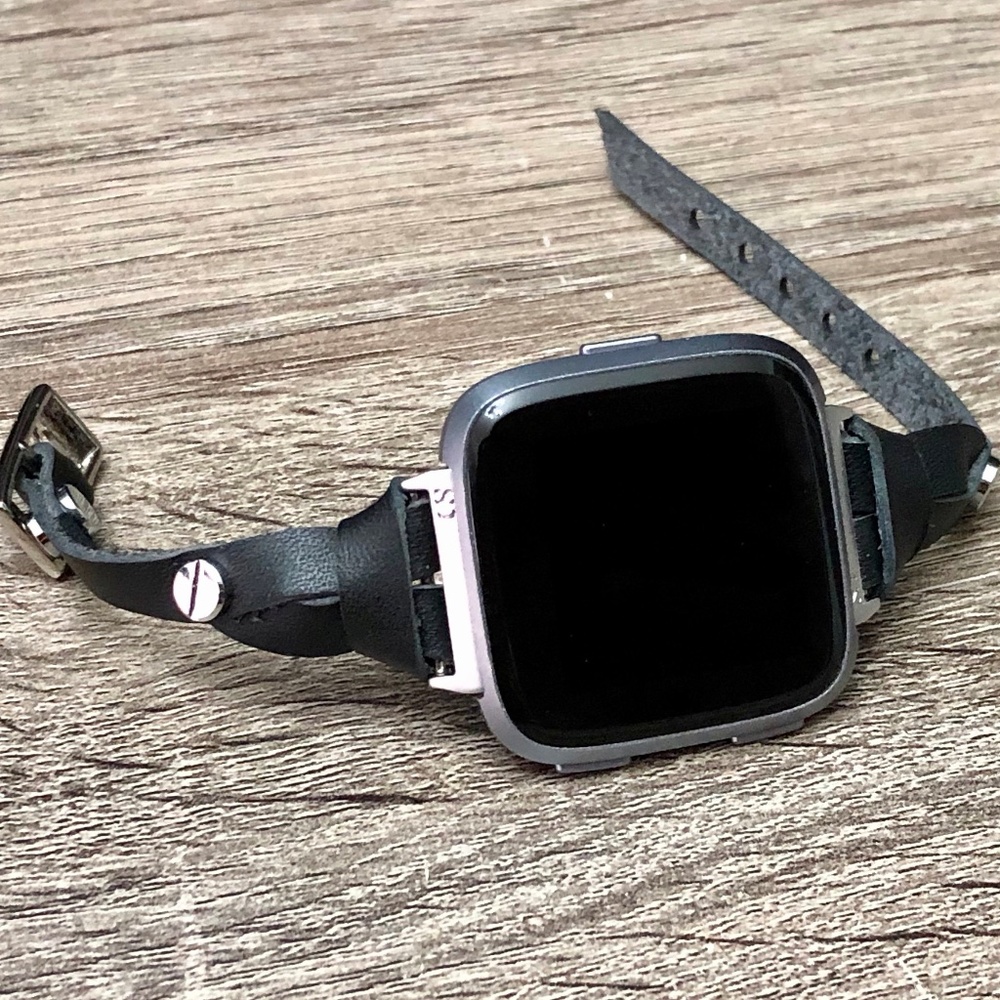 Black Leather Slim Bracelet for Fitbit Versa Lite